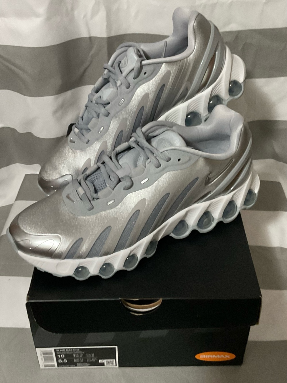 Nike Air Max DN8 “Wolf Grey Metallic Silver” Women’s size 10/8.5 Men’s New w/Box - Picture 4 of 10